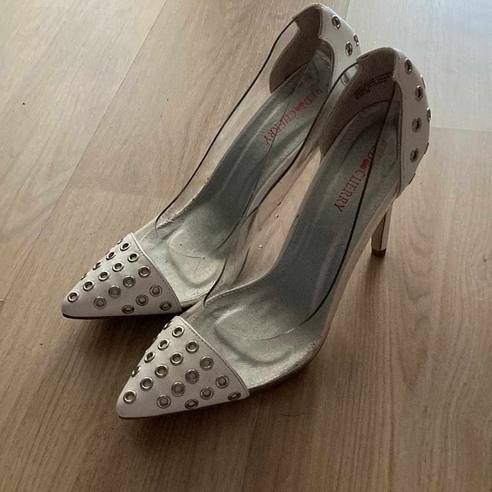 Stylish Heels that you could wear anywhere!!! 💜